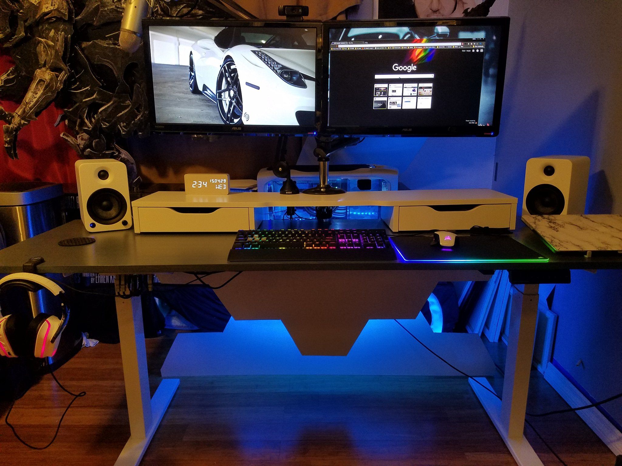 Gaming desk autonomous now