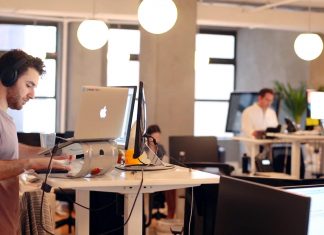 Weighing the Pros and Cons of Standing Desks, Is it for You? Standing desk