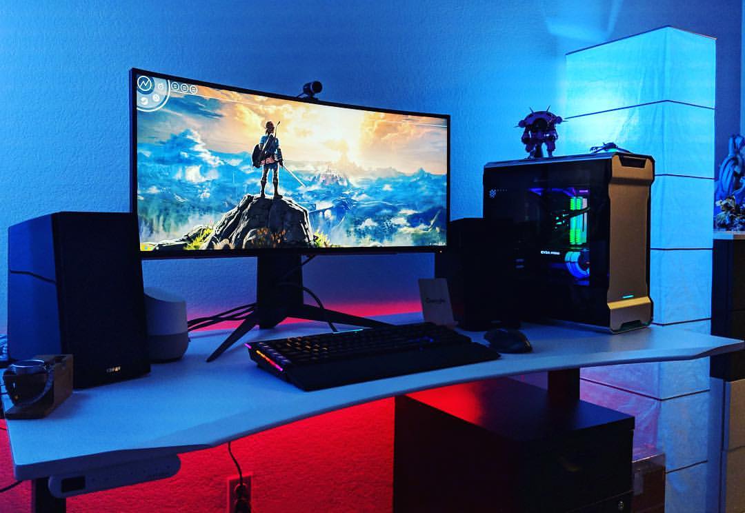 Uplift gaming desk 2019