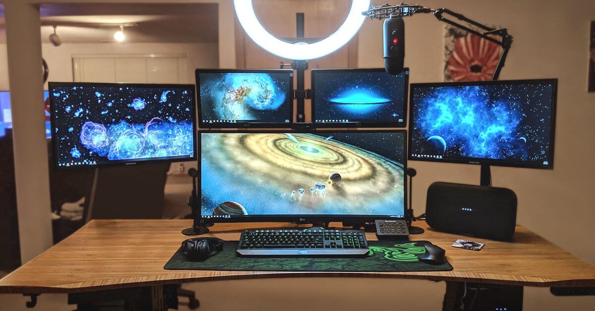 UPLIFT standing desk setup by standingdesktopper