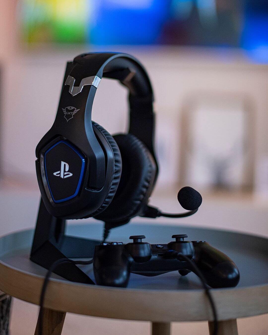 Gaming headset - desk accessories