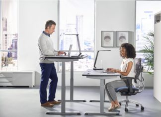 WorkPro 60″W Electric Height-Adjustable Standing Desk with Wireless Charging: What Makes It Unique? Work pro electric standing desk review by standingdesktopper