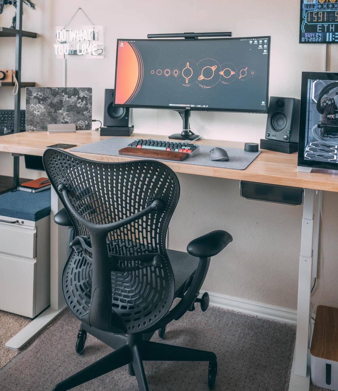 Mirra 2 showdown chair with Aeron