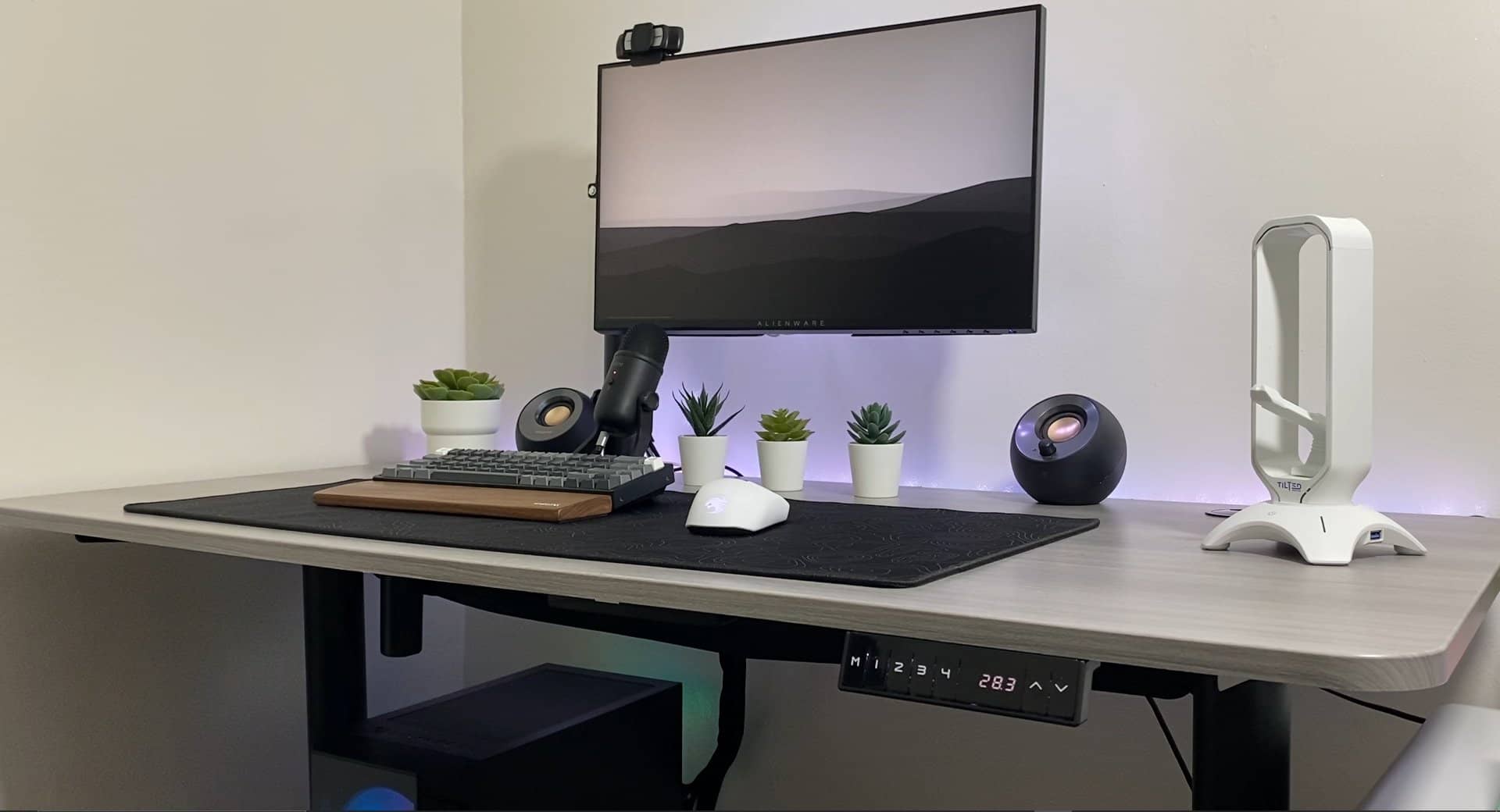 Apex Desk Elite vs Vortex standing desk review