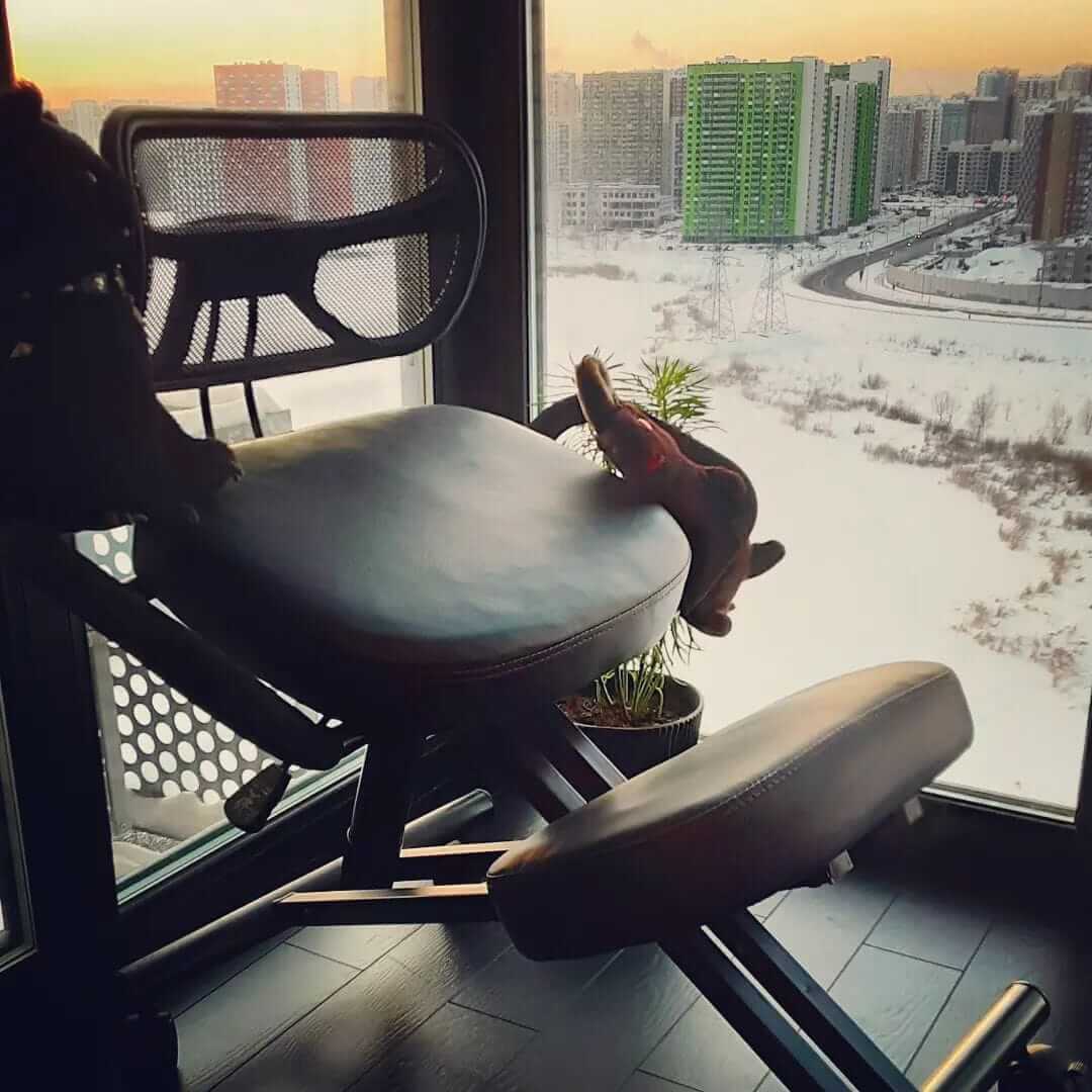 a kneeling chair