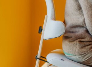 Kneeling chair or Ball chair – what can I use it for the Entire Day? kneeling chair or ball chair