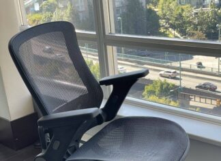 Bayside Furnishings Metrex IV mesh office chair review – Quality vs Comfort Bayside Furnishings Metrex IV mesh office chair review by WFHWorld.com