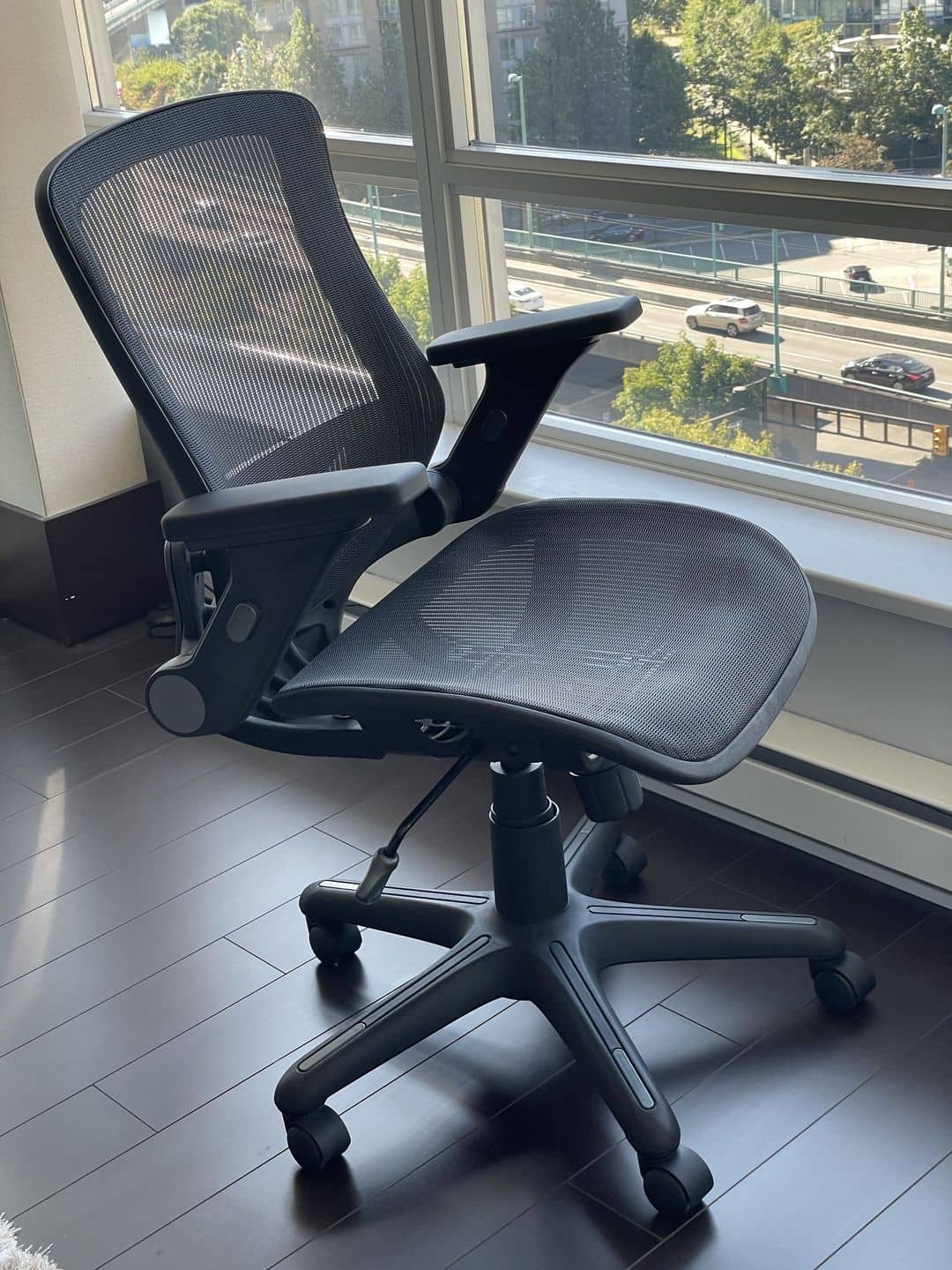 Bayside Furnishings Metrex IV mesh office chair review by WFHWorld.com
