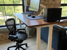 Top 6 best Standing Desks for Petite People with the lowest height range from 22″ The list of best standing desk short people