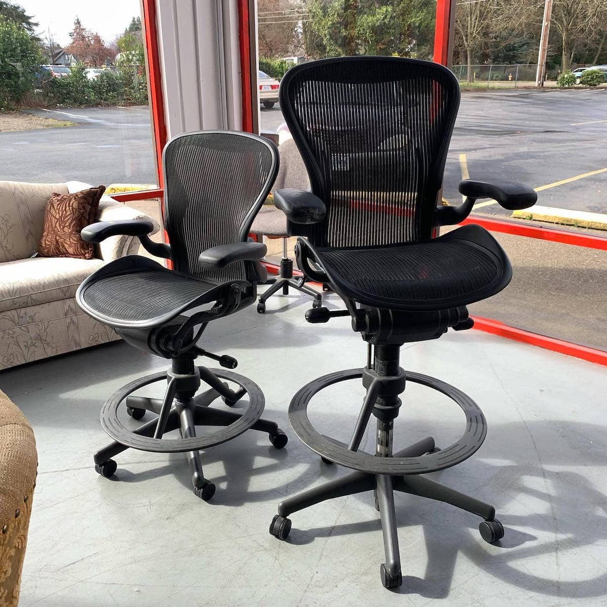 Aeron ergonomic stool
