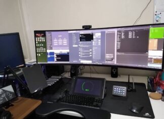 Curved vs Flat monitor: Which can give a more surreal experience? curved vs flat monitor compare