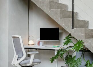 Branch Verve vs Branch Ergonomic chair: can a task chair be better? Branch Ergonomic office chair